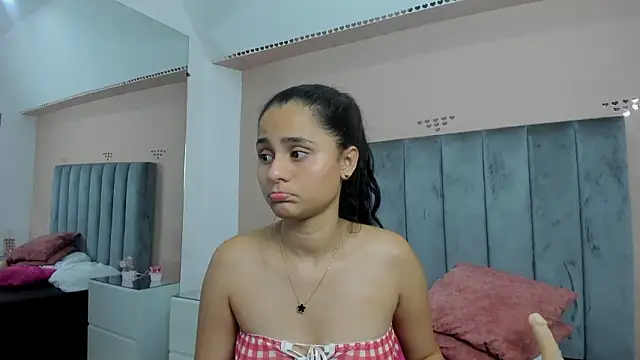 Giselle Roldan online show from 03-08-26, 04:00