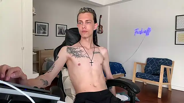 Snapshot of Den_BlueXx chatting on 12-23-24, 10:32 Den BlueXx online show from 12-23-24, 10:32