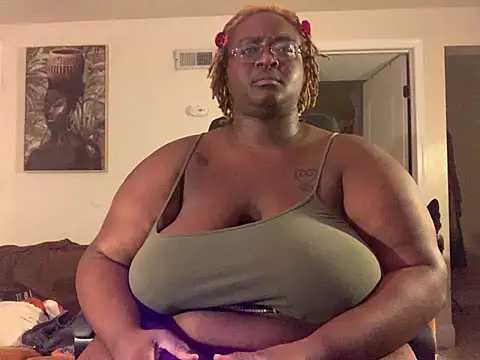 BigKittyRaven online show from 01-12-25, 02:03