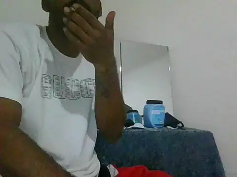 Snapshot of Alissonrafael chatting on 09-13-25, 05:51 Alissonrafael online show from 09-13-25, 05:51