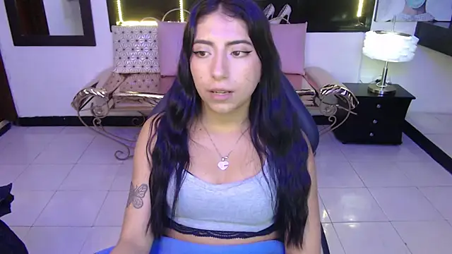 Angela Diaz  online show from 01-14-25, 06:28