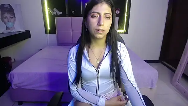 Angela Diaz  online show from 01-29-25, 06:50