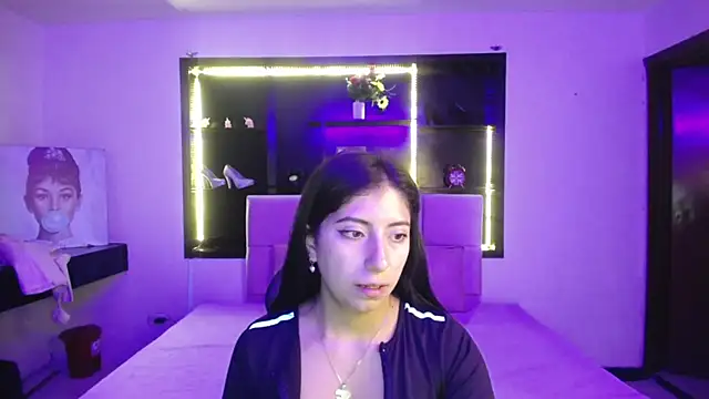 Angela Diaz  online show from 01-31-25, 11:03