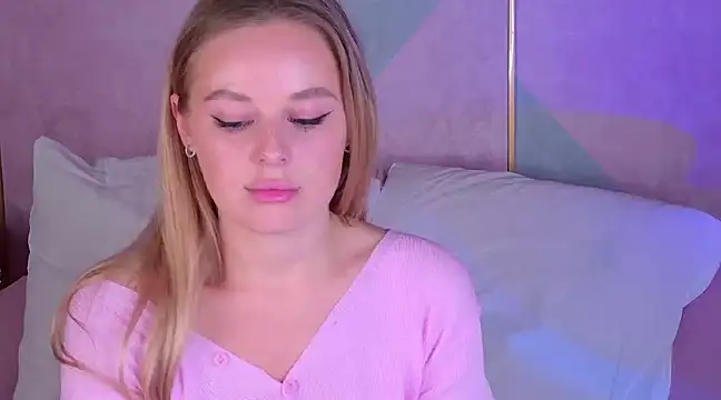 BeatriceEsmont online show from 03-04-25, 04:06