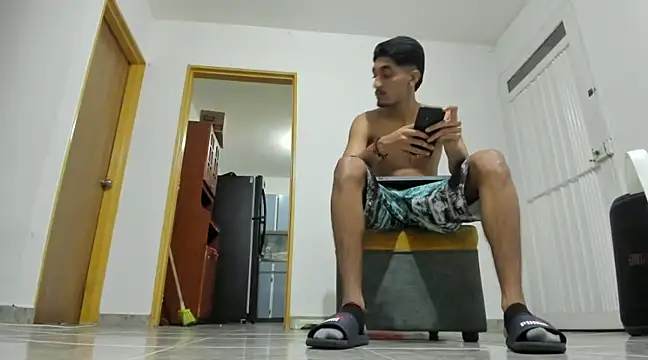 Snapshot of latin_bbc chatting on 12-31-24, 03:12 latin bbc online show from 12-31-24, 03:12