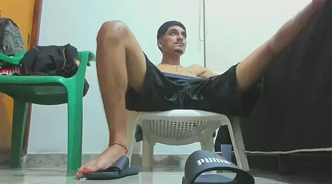 Snapshot of latin_bbc chatting on 01-08-25, 05:37 latin bbc online show from 01-08-25, 05:37