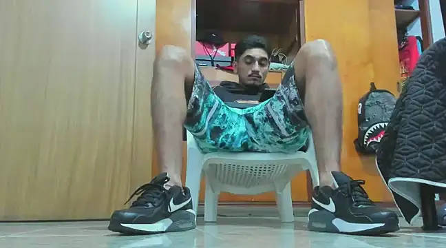 Snapshot of latin_bbc chatting on 01-16-25, 03:23 latin bbc online show from 01-16-25, 03:23