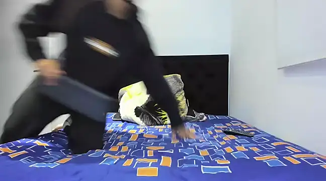 Snapshot of latin_bbc chatting on 02-23-25, 03:13 latin bbc online show from 02-23-25, 03:13