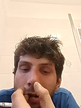 Snapshot of dariodario chatting on 03-11-25, 04:40 dariodario online show from 03-11-25, 04:40