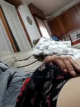 Snapshot of dariodario chatting on 10-30-25, 08:38 dariodario online show from 10-30-25, 08:38