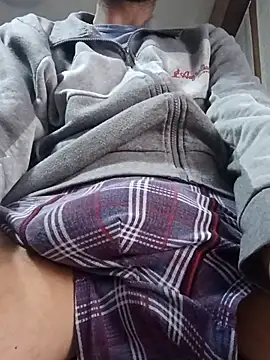 Snapshot of dariodario chatting on 10-31-25, 07:42 dariodario online show from 10-31-25, 07:42