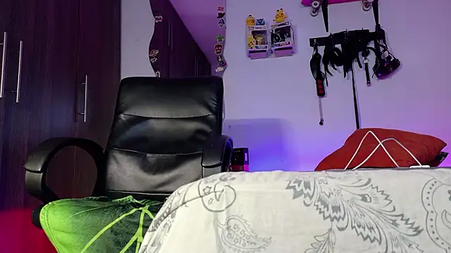 Snapshot of Nymphobuddies chatting on 03-01-26, 04:42 Nymphobuddies online show from 03-01-26, 04:42