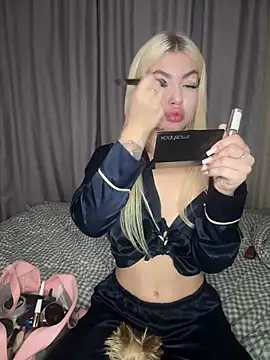 Cute Barbieee  online show from 12-12-24, 12:38