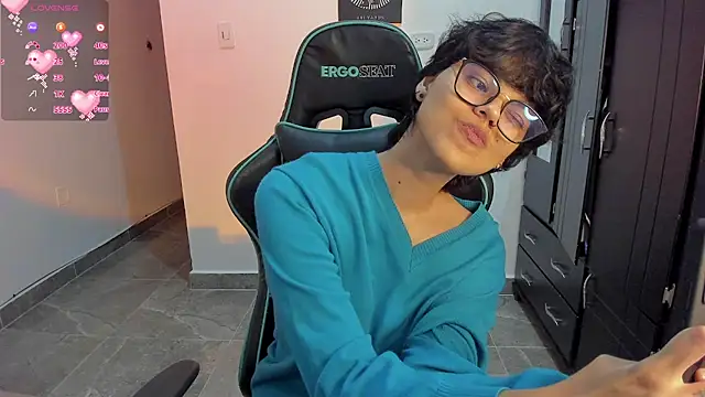 Snapshot of gooddess_isis chatting on 01-25-25, 04:02 gooddess isis online show from 01-25-25, 04:02