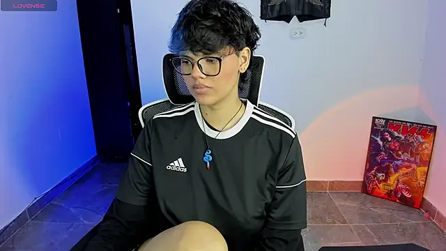 Snapshot of gooddess_isis chatting on 09-18-25, 01:40 gooddess isis online show from 09-18-25, 01:40