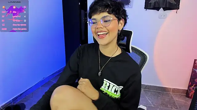 Snapshot of gooddess_isis chatting on 10-21-25, 06:03 gooddess isis online show from 10-21-25, 06:03