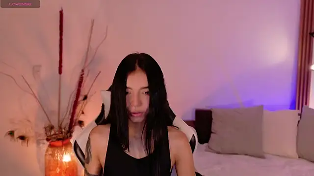 AnabelWolf online show from 04-20-26, 03:48