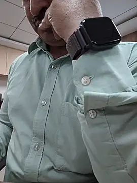 samee00721 online show from 04-15-26, 07:37