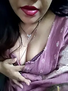Snapshot of Mayuri77 chatting on 05-26-26, 07:43 Mayuri77 online show from 05-26-26, 07:43