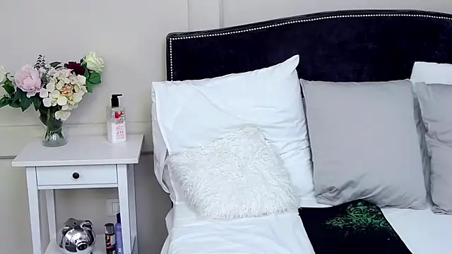 Snapshot of KatyNolan chatting on 03-07-25, 06:02 KatyNolan online show from 03-07-25, 06:02