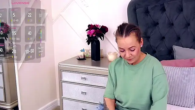 Snapshot of KatyNolan chatting on 03-19-26, 01:04 KatyNolan online show from 03-19-26, 01:04