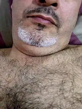 Snapshot of Juan_45 chatting on 05-12-26, 01:30 Juan 45 online show from 05-12-26, 01:30