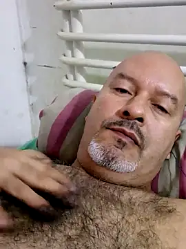 Snapshot of Juan_45 chatting on 05-19-26, 01:39 Juan 45 online show from 05-19-26, 01:39