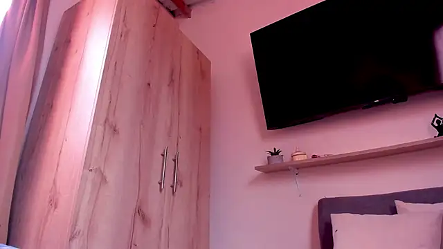 Snapshot of sofiaVelez01 chatting on 06-02-26, 03:58 sofiaVelez01 online show from 06-02-26, 03:58