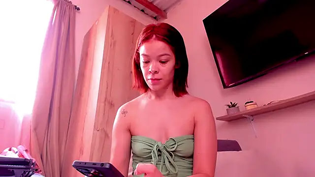 Snapshot of sofiaVelez01 chatting on 06-03-26, 04:34 sofiaVelez01 online show from 06-03-26, 04:34
