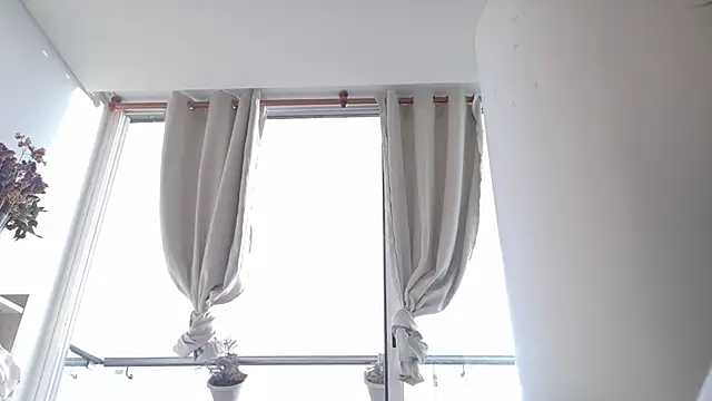 Snapshot of lia__Suummer chatting on 11-08-25, 10:08 lia Suummer online show from 11-08-25, 10:08