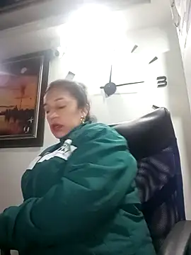 Snapshot of yaz_guzman chatting on 09-14-25, 05:17 yaz guzman online show from 09-14-25, 05:17