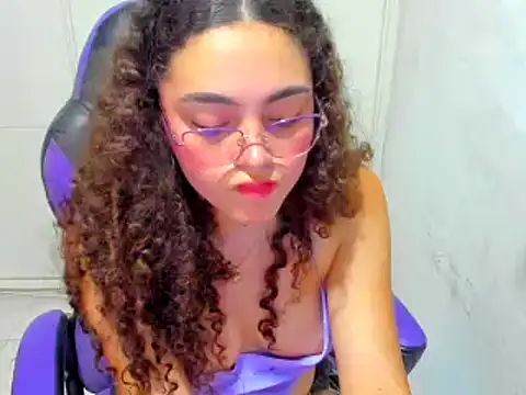 Lily anal squirt  online show from 01-03-25, 11:01