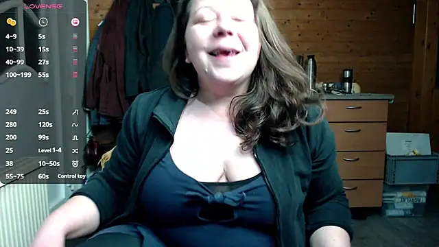 Snapshot of KasiaPrivat chatting on 02-17-25, 06:04 KasiaPrivat online show from 02-17-25, 06:04