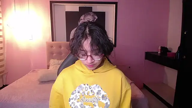 Snapshot of Lili_Gomez_ chatting on 11-09-25, 01:20 Lili Gomez online show from 11-09-25, 01:20