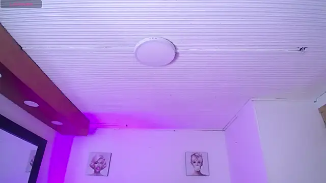 Snapshot of Lili_Gomez_ chatting on 11-11-25, 03:12 Lili Gomez online show from 11-11-25, 03:12