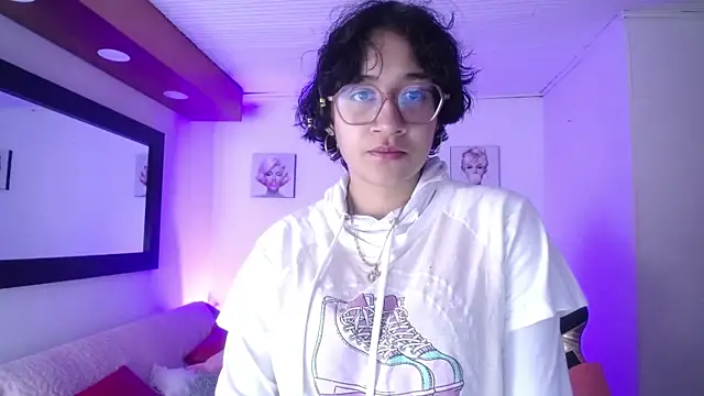 Snapshot of Lili_Gomez_ chatting on 11-12-25, 01:00 Lili Gomez online show from 11-12-25, 01:00