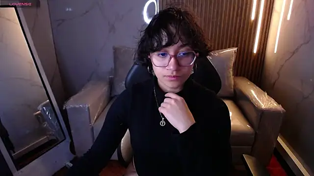 Snapshot of Lili_Gomez_ chatting on 11-14-25, 01:21 Lili Gomez online show from 11-14-25, 01:21