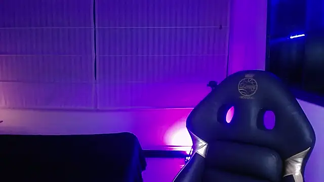 Snapshot of Lili_Gomez_ chatting on 11-26-25, 01:34 Lili Gomez online show from 11-26-25, 01:34