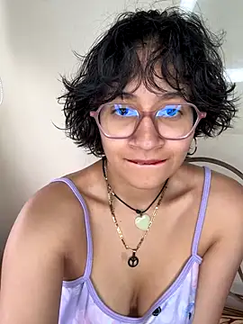 Snapshot of Lili_Gomez_ chatting on 12-04-25, 02:04 Lili Gomez online show from 12-04-25, 02:04