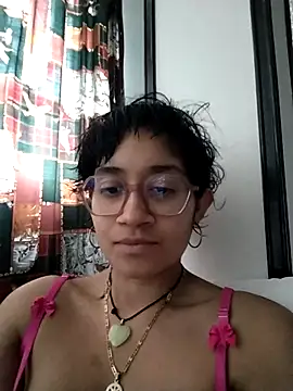 Snapshot of Lili_Gomez_ chatting on 12-14-25, 07:18 Lili Gomez online show from 12-14-25, 07:18