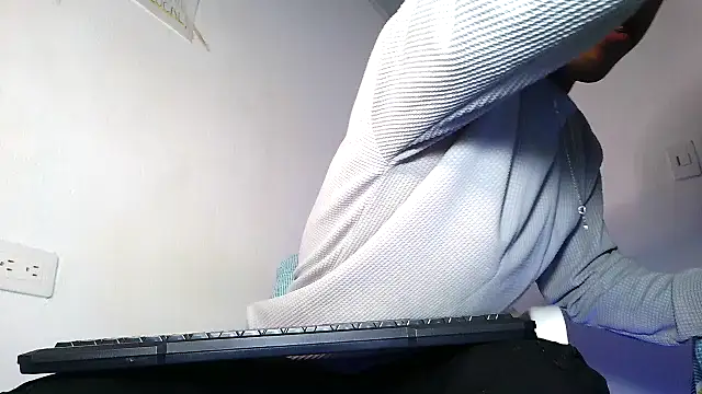 maximo vega newv online show from 03-08-26, 06:01