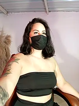 Snapshot of Aiunii1 chatting on 10-28-25, 01:36 Aiunii1 online show from 10-28-25, 01:36