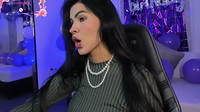 stephanya  online show from 07-27-26, 06:04