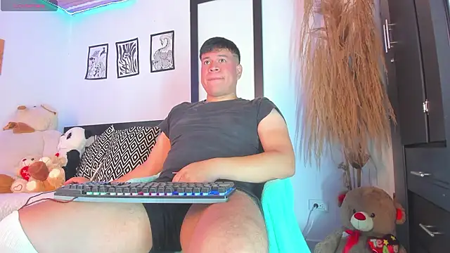 Snapshot of Nicolaskoling chatting on 03-28-26, 01:27 Nicolaskoling online show from 03-28-26, 01:27