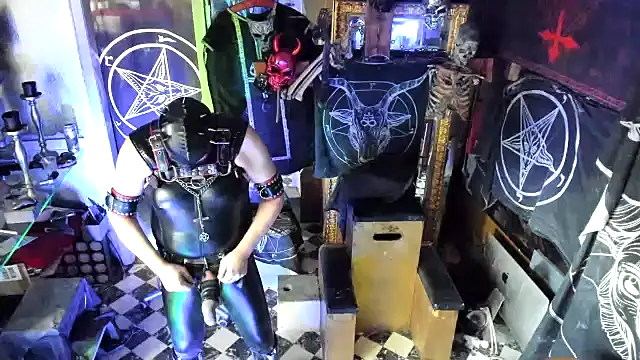 Snapshot of BULGEDEMON chatting on 11-03-25, 09:21 BULGEDEMON online show from 11-03-25, 09:21