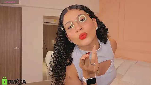 SHARONN     online show from 09-10-25, 04:12