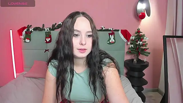 Snapshot of BeatriceReeves chatting on 12-05-25, 01:03 BeatriceReeves online show from 12-05-25, 01:03