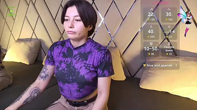 Snapshot of Ishtar_Divine chatting on 10-15-25, 04:23 Ishtar Divine online show from 10-15-25, 04:23