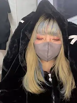 Snapshot of YUNA-yuna chatting on 12-23-24, 03:55 YUNA-yuna online show from 12-23-24, 03:55