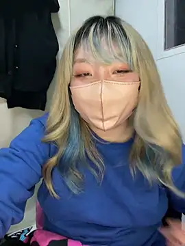 Snapshot of YUNA-yuna chatting on 01-06-25, 04:23 YUNA-yuna online show from 01-06-25, 04:23